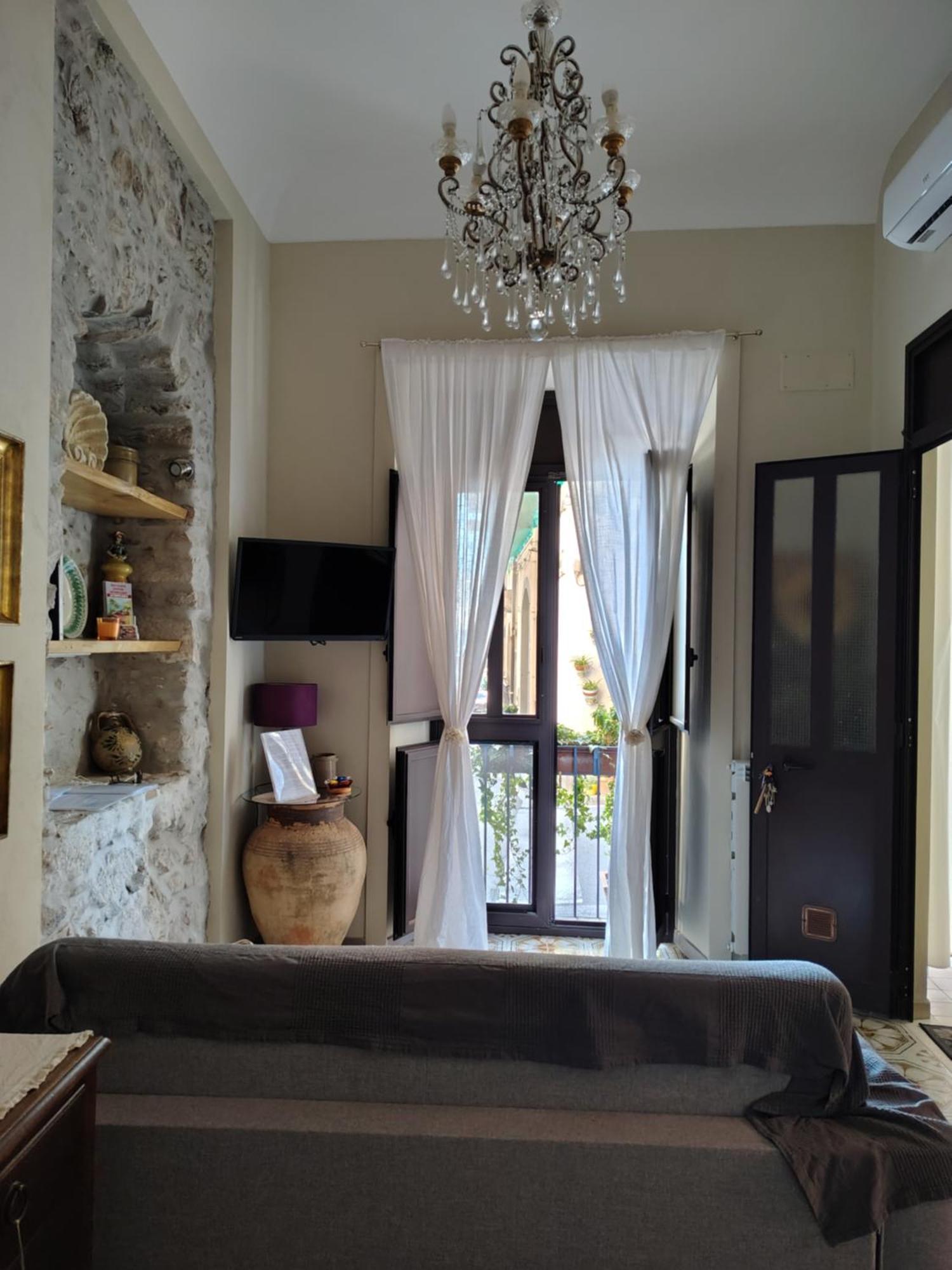 Lyssa * Taormina